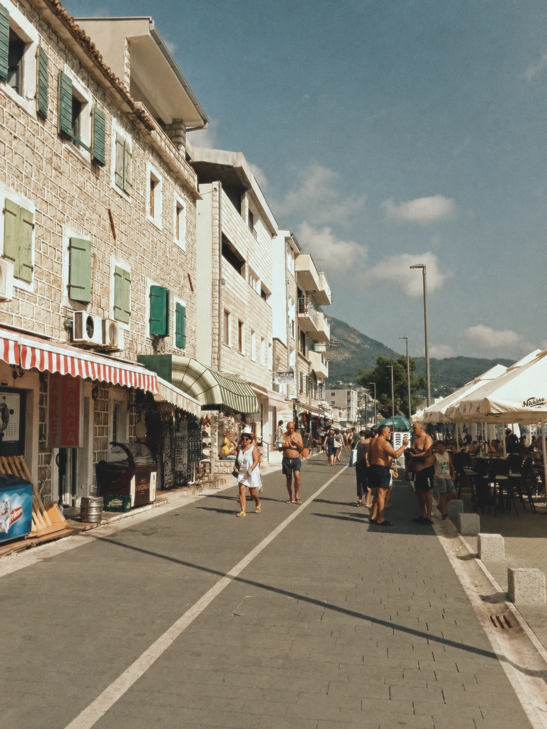Sutomore beach promenade