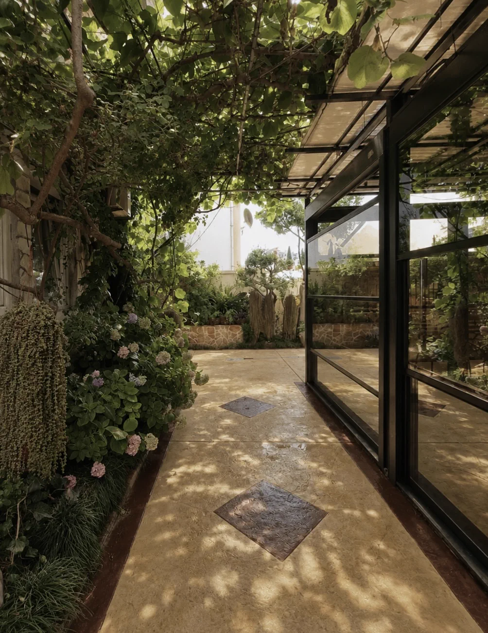 Villa garden