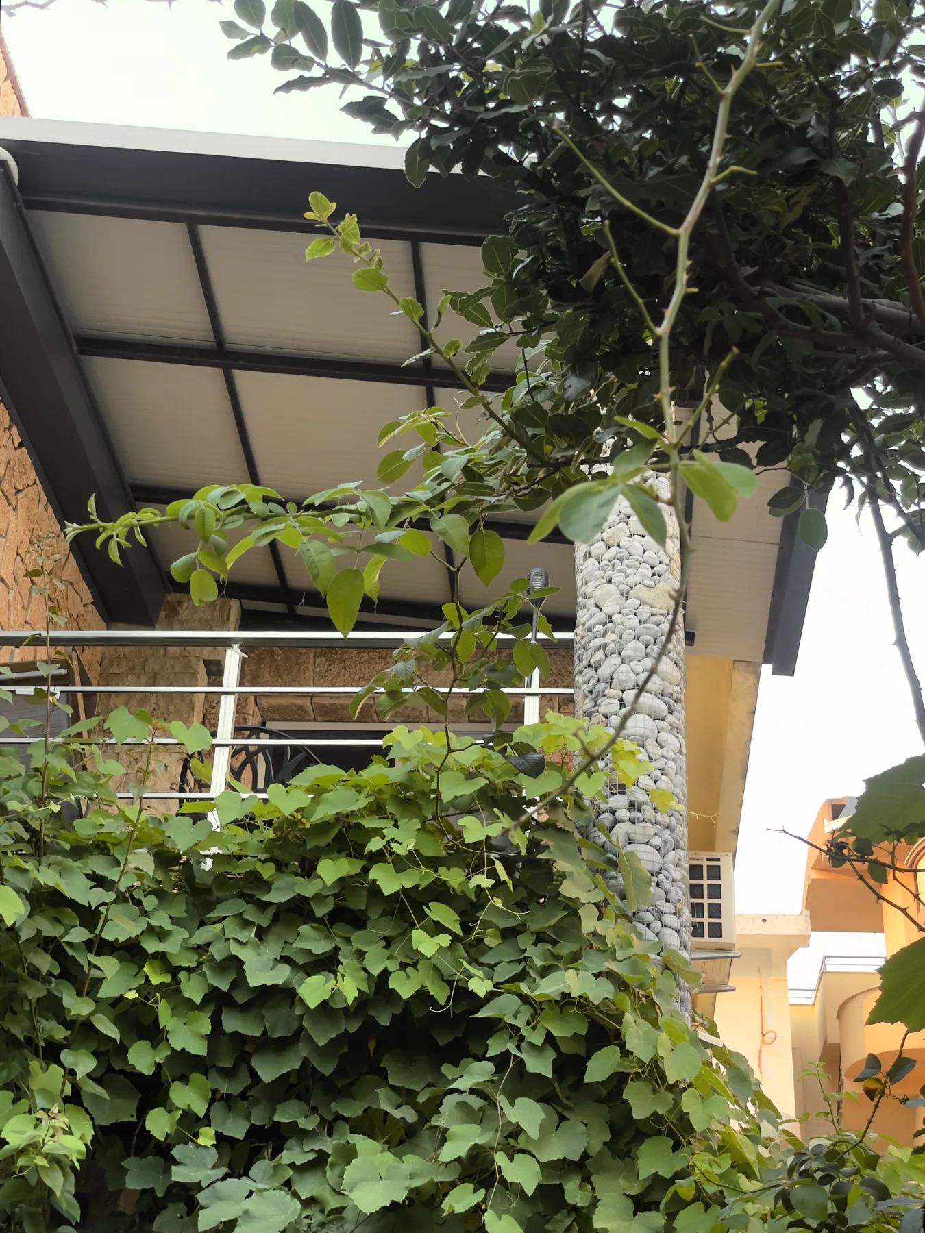 iTiS Villa exterior